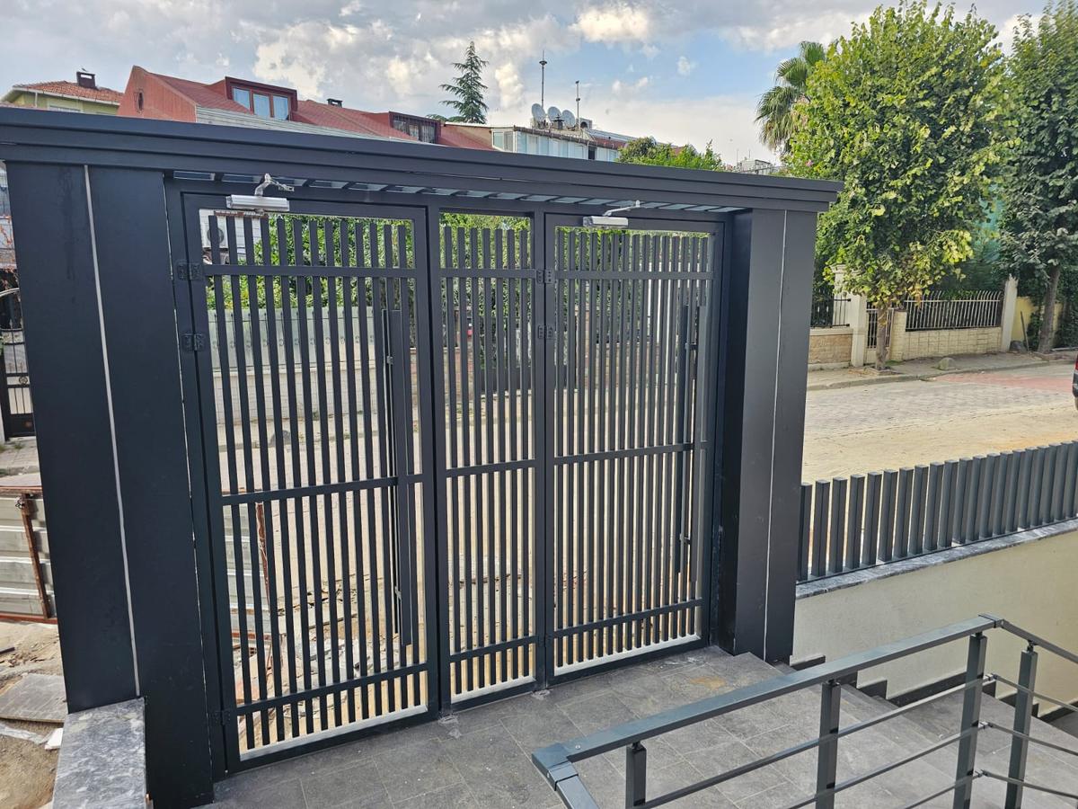 Pergola Üstlü Portal